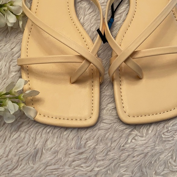 Zara New Flat Squared Toe Yellow Nude Sandals, size 9, nwt - Picture 4 of 6